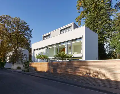 Gebäude von außen bei Tag