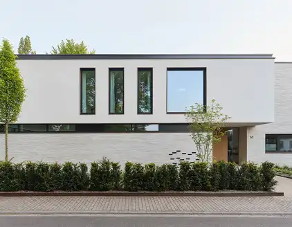 Seitenansicht von der Straße