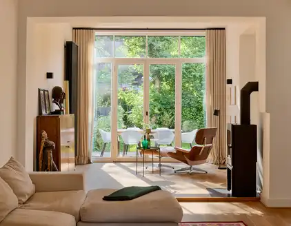 Wohnbereich mit Kamin