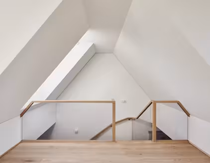 Treppenaufgang in einem Dachgeschoss