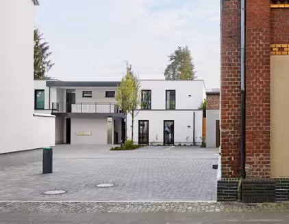 Innenhof mit Blick auf den Eingang