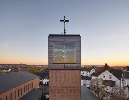 frontalsicht auf Glaswürfel