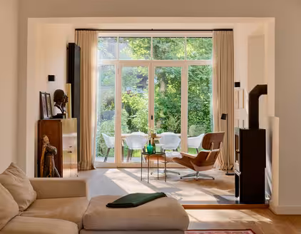 Wohnbereich mit Kamin