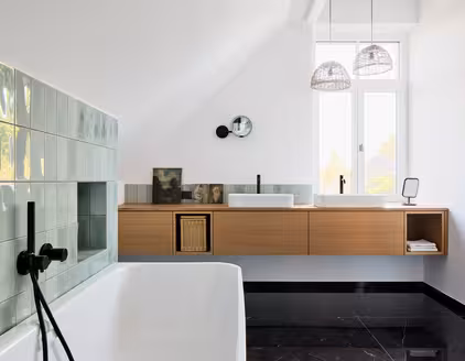 Badezimmer mit Badewanne