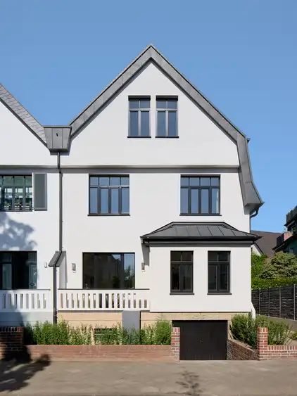 Frontansicht eines Hauses