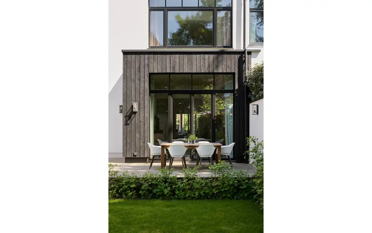 Außenbereich mit Terrasse