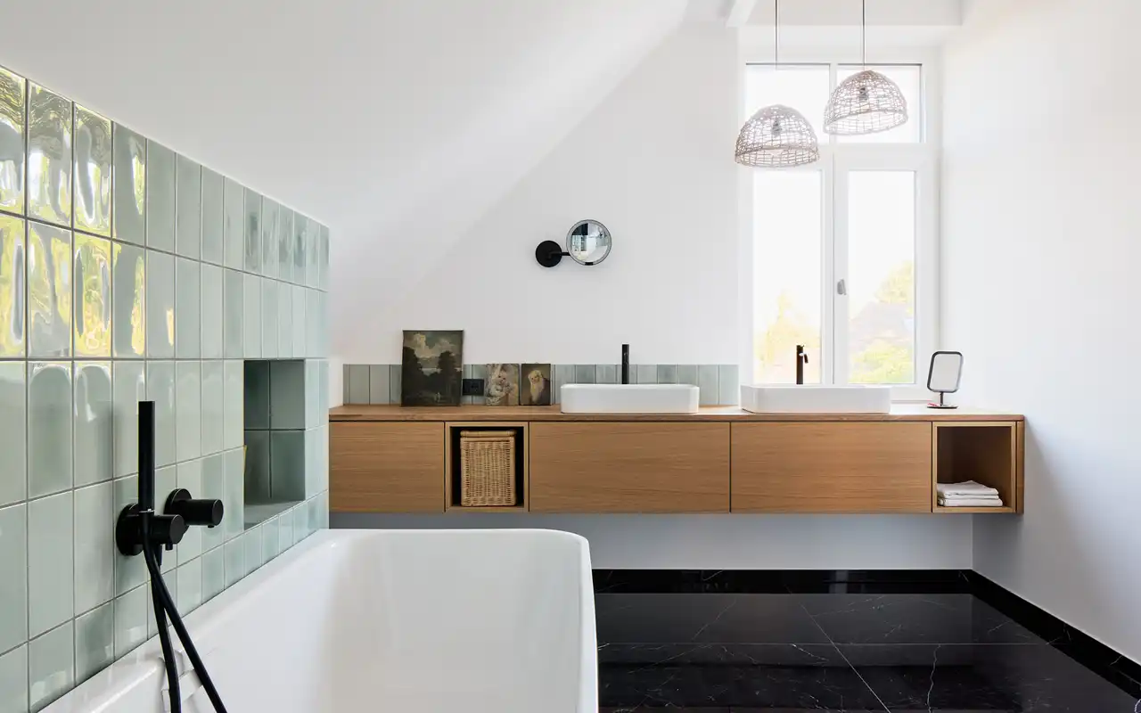 Badezimmer mit Badewanne